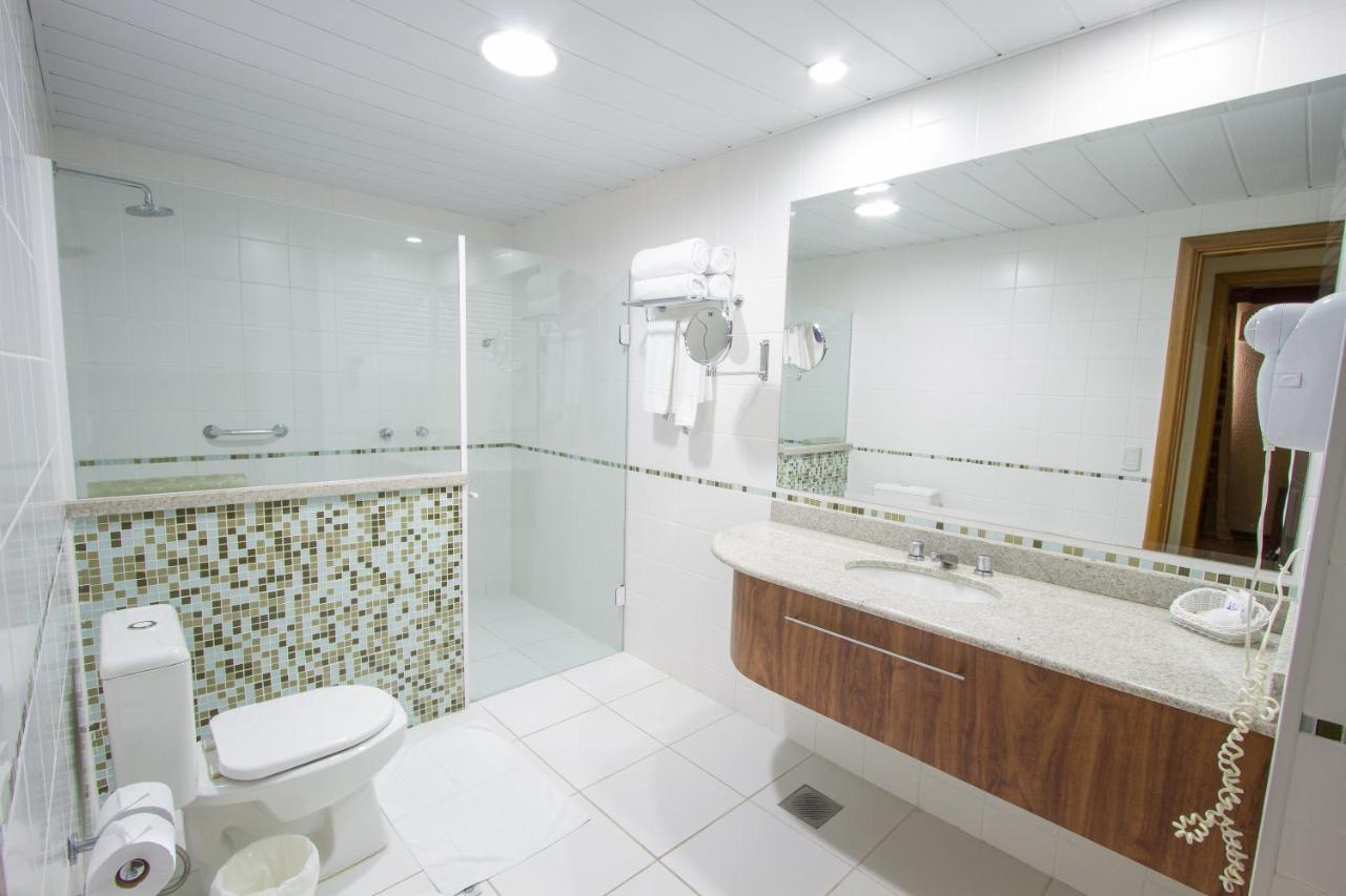 Le Canard Hotel 3*
