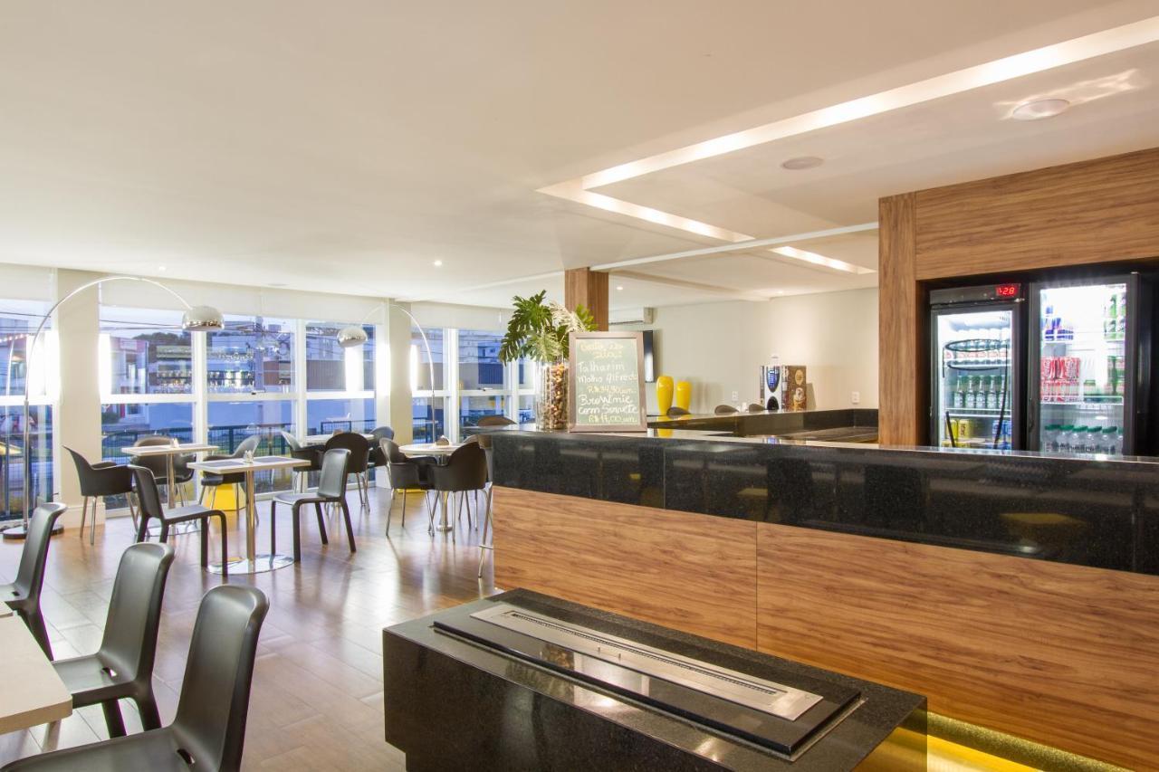 Le Canard Hotel 3*